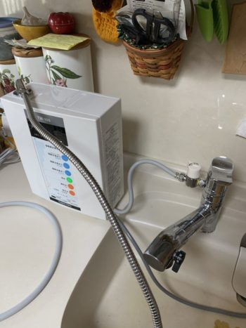 京都市右京区Aマンションにて、キッチン分岐水栓取付に伺いました。