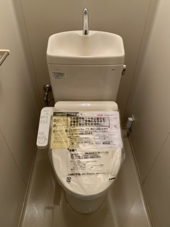 京都市上京区Lマンションにて、トイレ入換工事に伺いました。