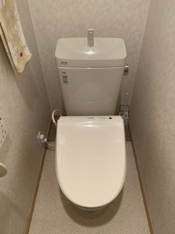 京都市長岡京市K様邸にて、トイレ取替に伺いました。